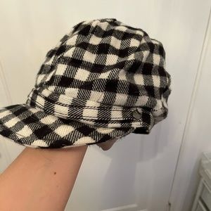 Y2K conductor-style checkered hat